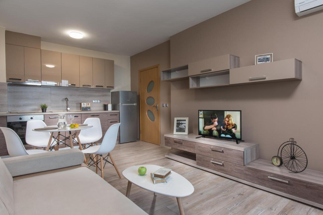 Miraggio Holiday Apartments Pomorie Bagian luar foto